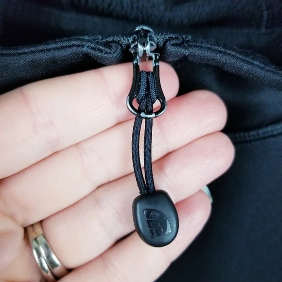 The North Face Women's Black Zip Up Hooded Jacket, size Medium - Picture 8 of 12